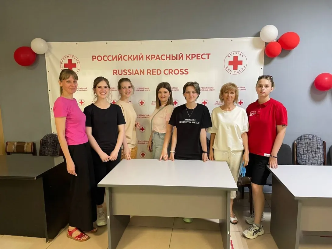 Сестры Общества Милосердия Ростовского округа Церкви Иисуса Христа Святых последних дней провели уборку помещения в отделении Красного Креста в Ростове-на-Дону. Автор фото: Ростовское региональное отделение Общероссийской общественной организации «Российский Красный Крест».
